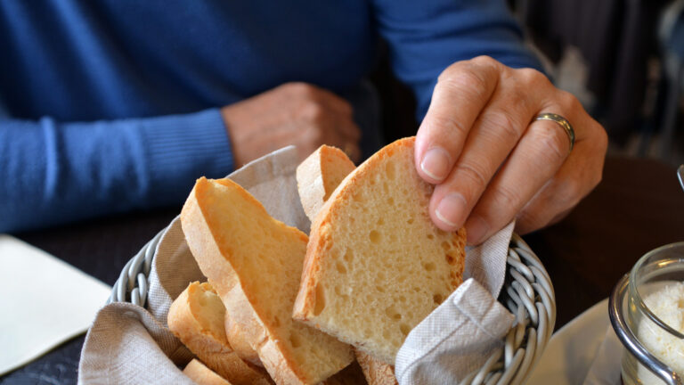 Here’s What Happens When You Eat Bread On An Empty Stomach – Health Digest