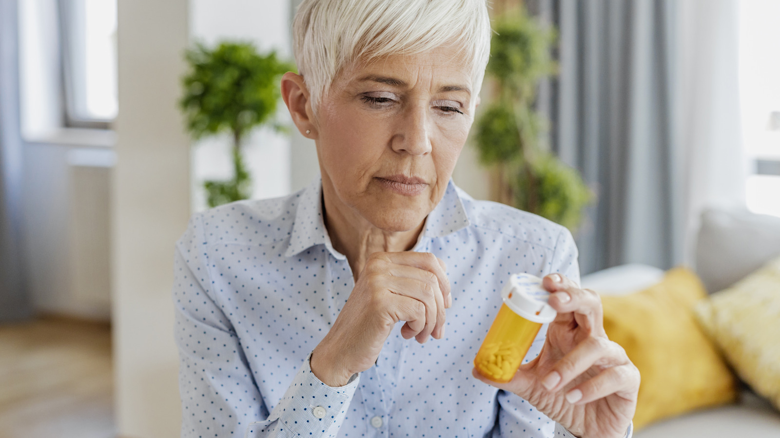 This Popular OTC Pain Medication Gets Riskier To Take As You Age - Health Digest
