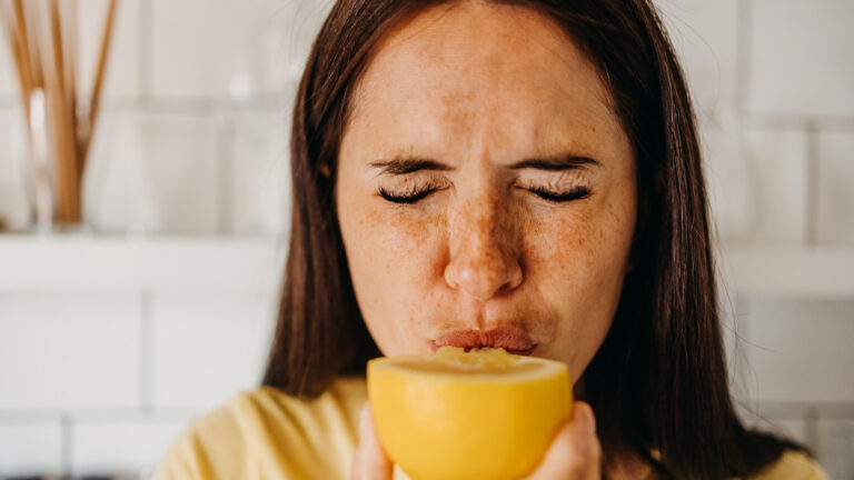 Avoid Eating Lemons If This Is Happening To Your Mouth – Health Digest
