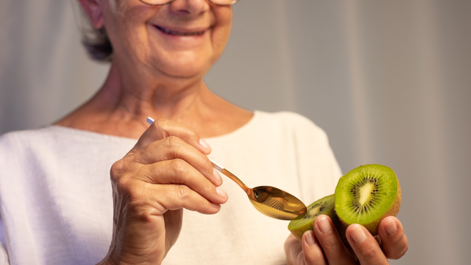 Eating Kiwi Has An Unexpected Effect On Your Sleep - Health Digest