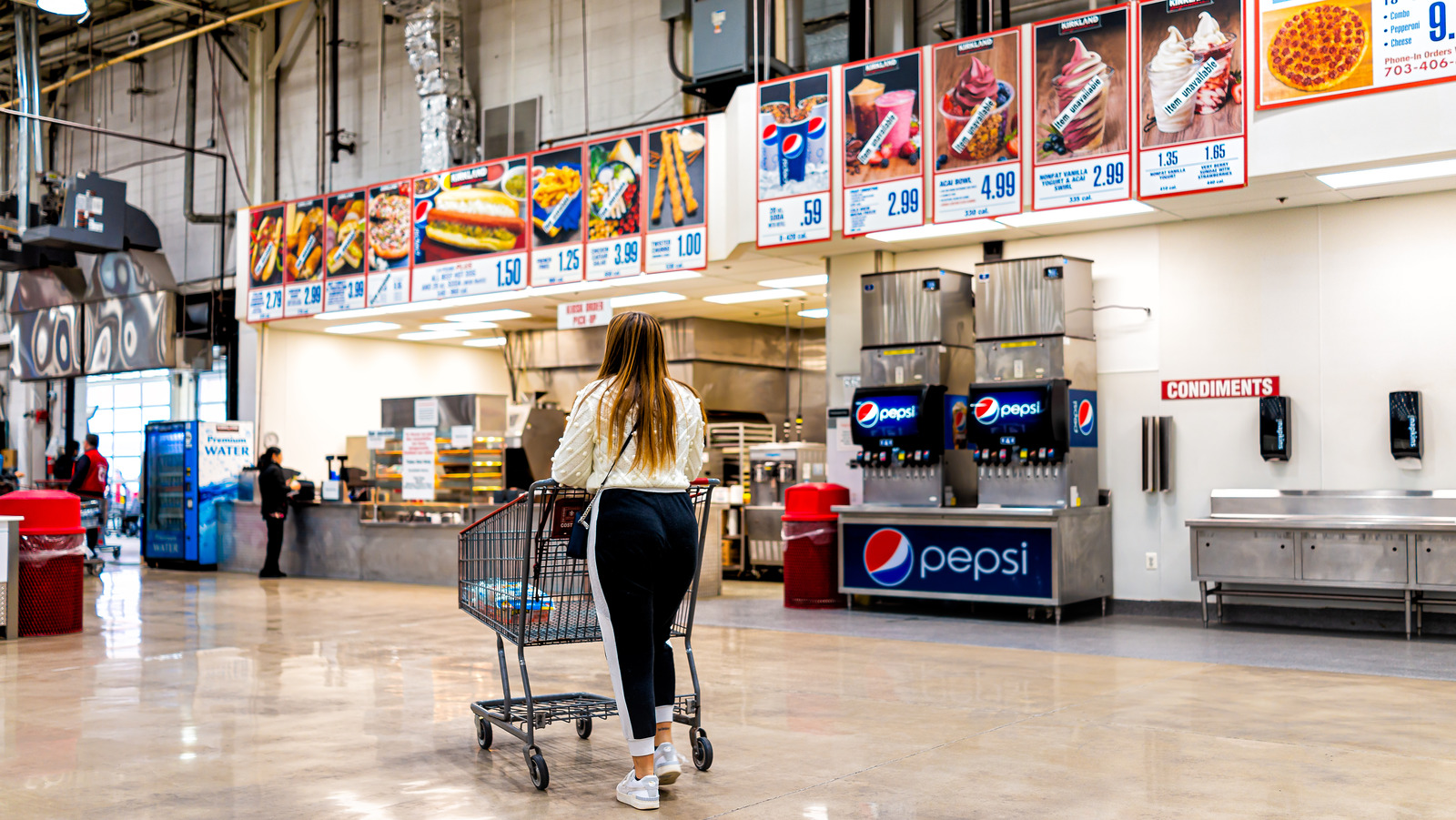 The Healthiest Items You Can Order At A Costco Food Court - Health Digest